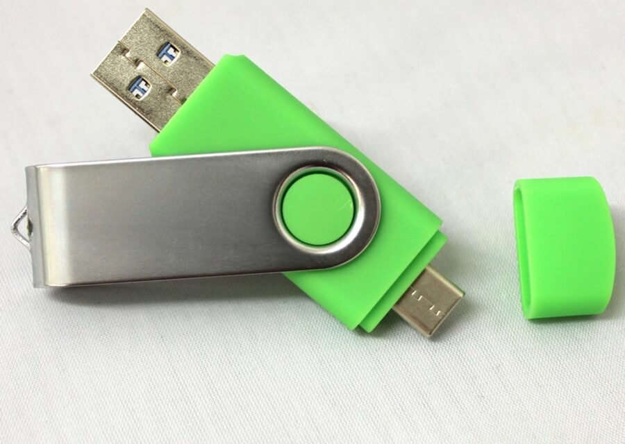 2-in-1 -USB-muistitikku 8 GB TWISTER 3.1 Type C ja Type A -liittimillä